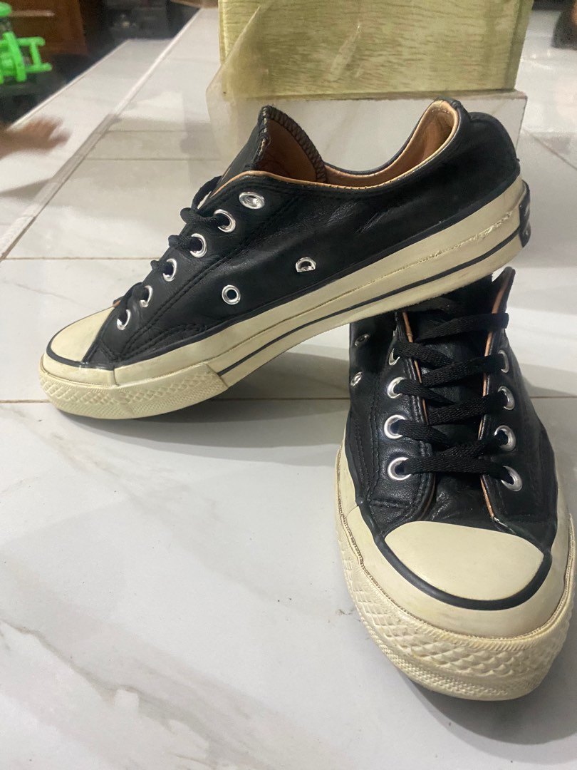 Sepatu converse kulit chuck taylor low size 6 1 2 insole 39.5 cm