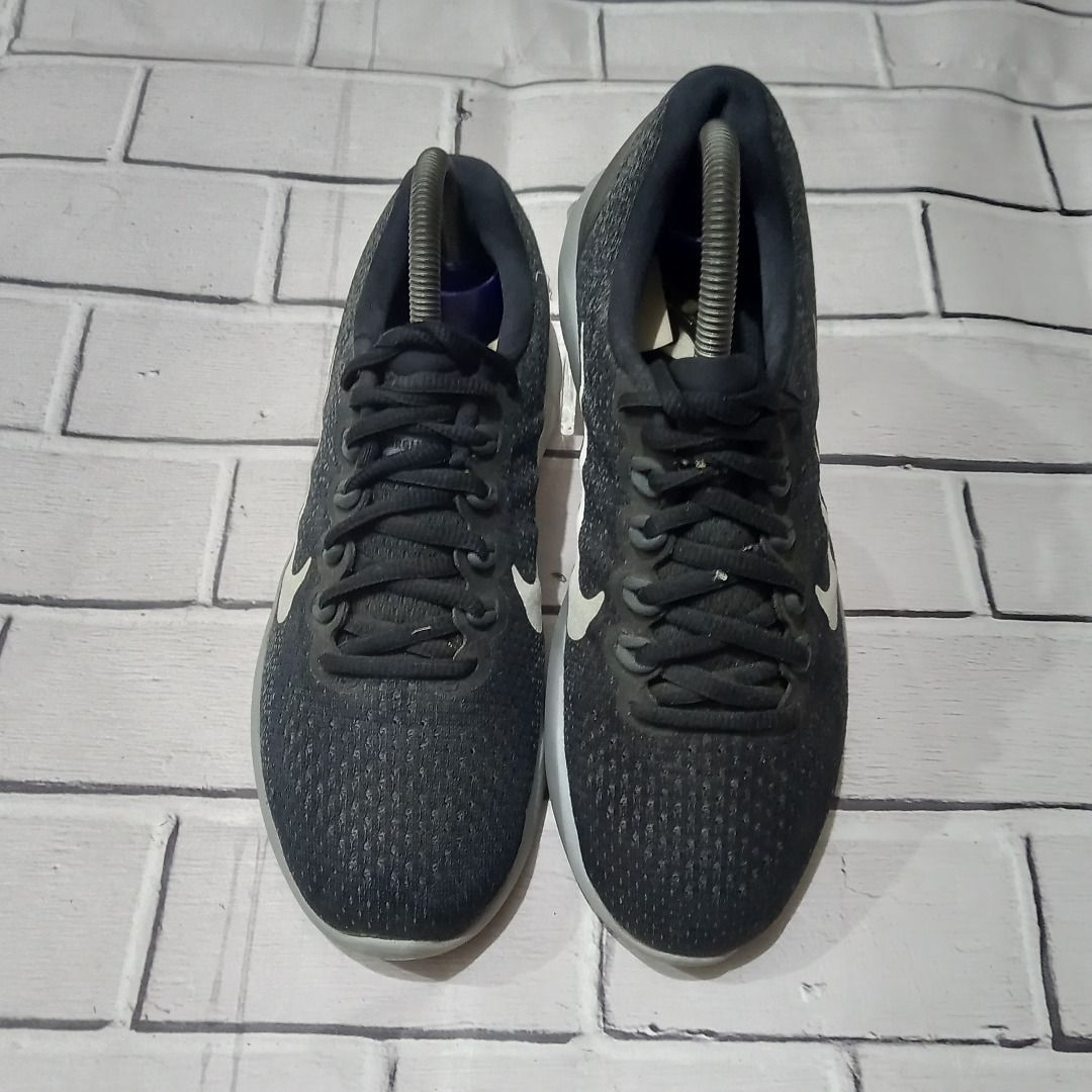 Sepatu nike lunar store