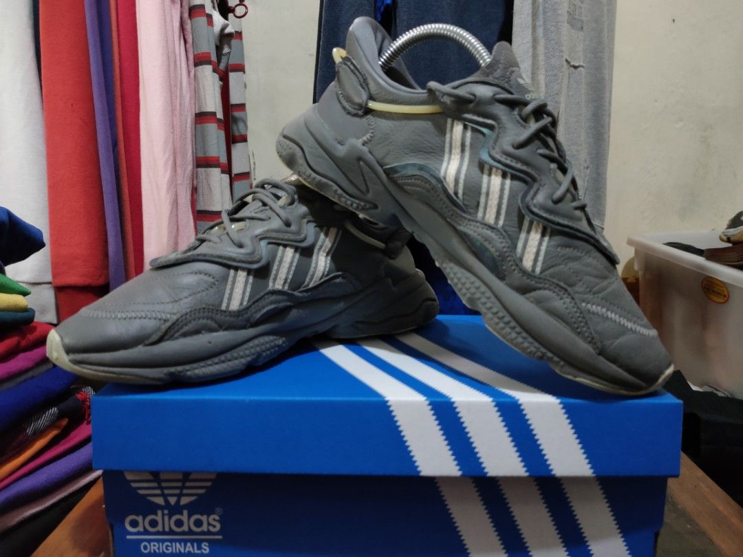 Sepatu Sneakers Adidas Ozweego Grey Ash Silver EE5718 Sz 40