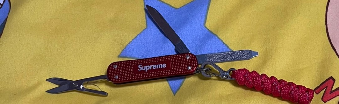Supreme Victorinox Classic Alox Knife SS19, 興趣及遊戲, 收藏品及