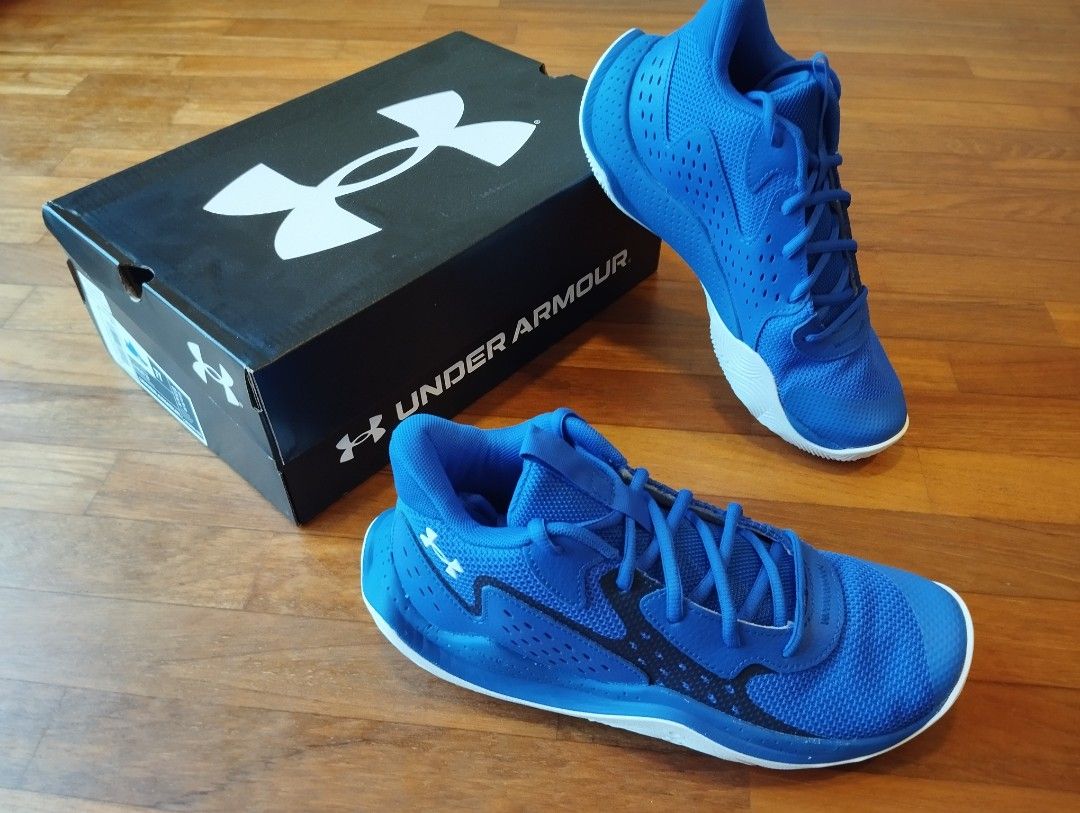 White under store armour basketball shoes