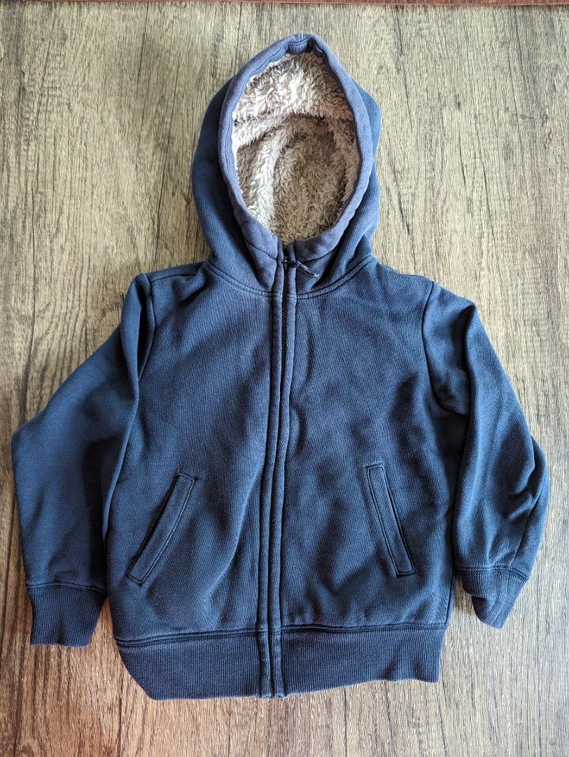 Uniqlo winter woolen sweater hoodie outerwear winter wear sweater