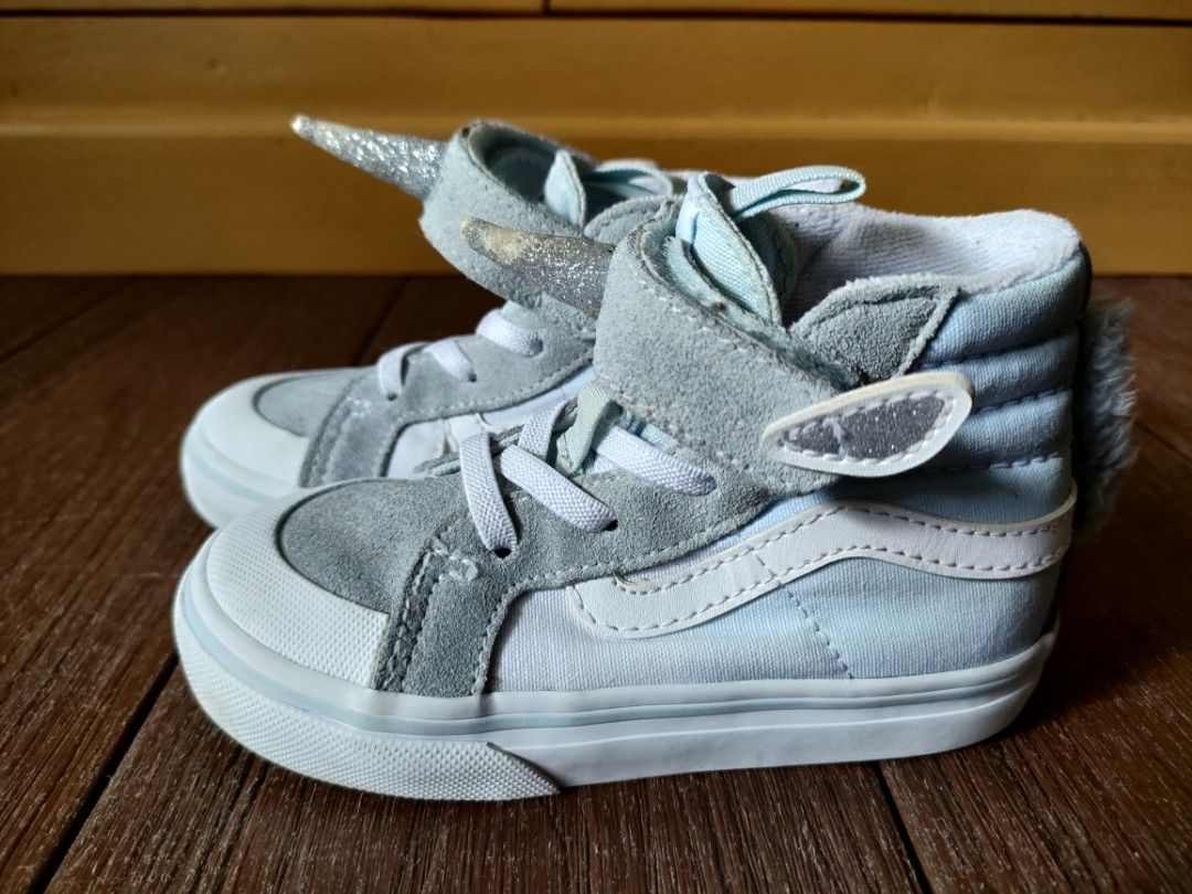 White unicorn vans top