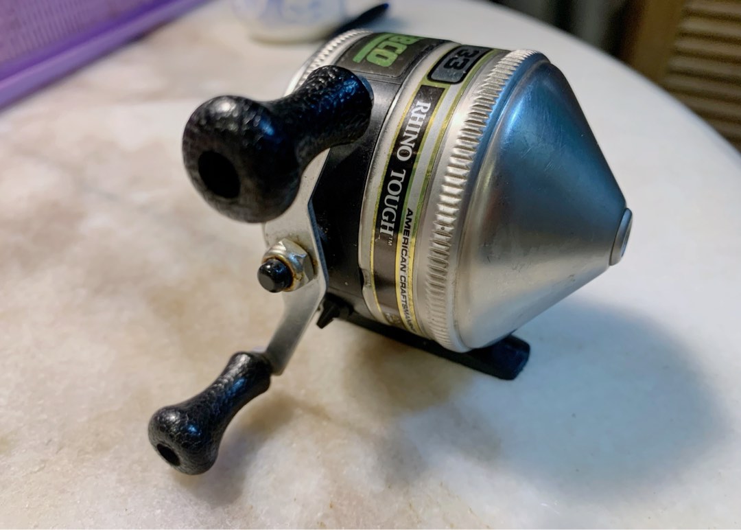 VINTAGE ZEBCO 33 Rhino Tough spincasting reel / Made in USA