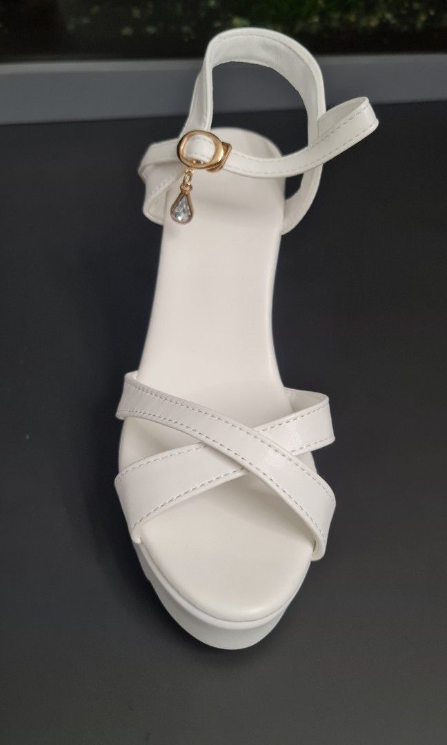 White platform on sale sandal heels