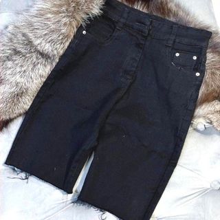 Knee length discount shorts singapore