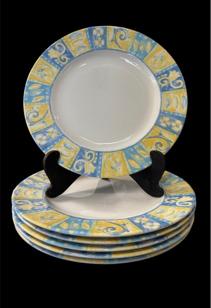11” Johnson Brothers 1990’s “Tulip” 6 Pieces Dinner Plates (Category: Dinnerware & Cutlery) located in Silay City. Submitted by royal_salisbury.0215 (Listing ID 1274228672, Image 2). Description: Six Pieces Johnson Brothers Dinner Plates “Tulip” Pattern from the 1990’s ~11 inches across Microwave safe Dish washer safe Freezer safe No cracks, chips, or crazing..