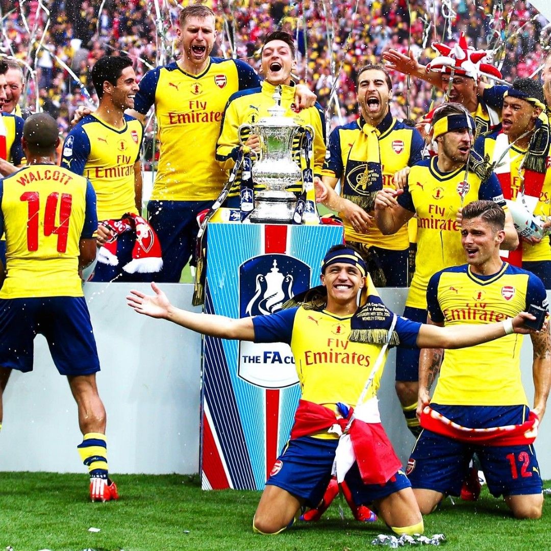 Arsenal away outlet kit 2014