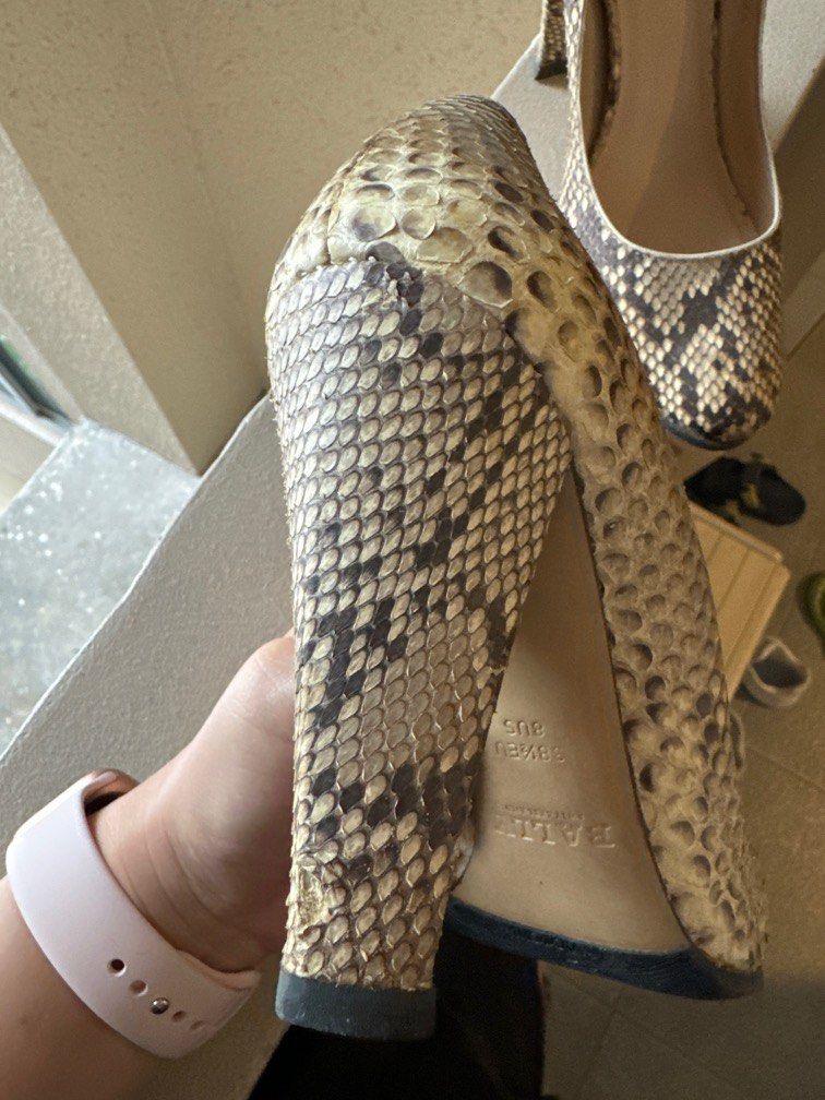Pumps cheap snake print