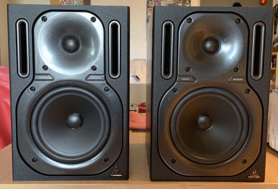 Behringer shop truth b2030p