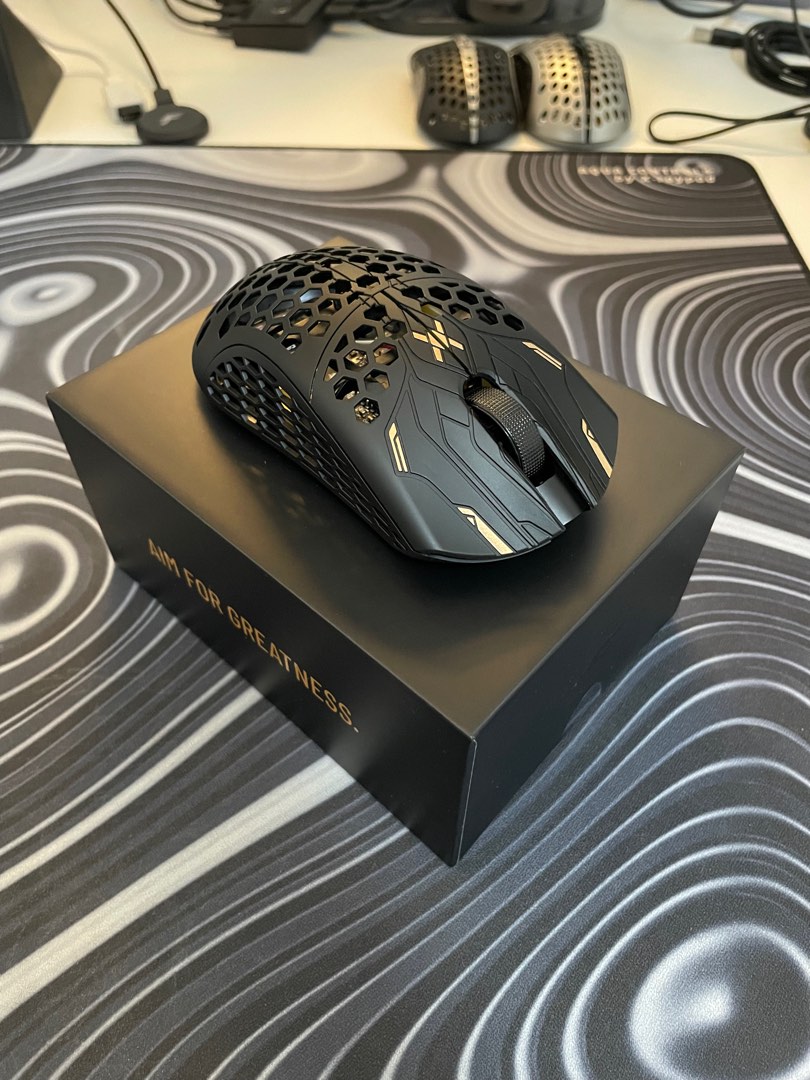 大人気の 【新品、値下げ化】Finalmouse lion(M) ULX Lion UltralightX ...