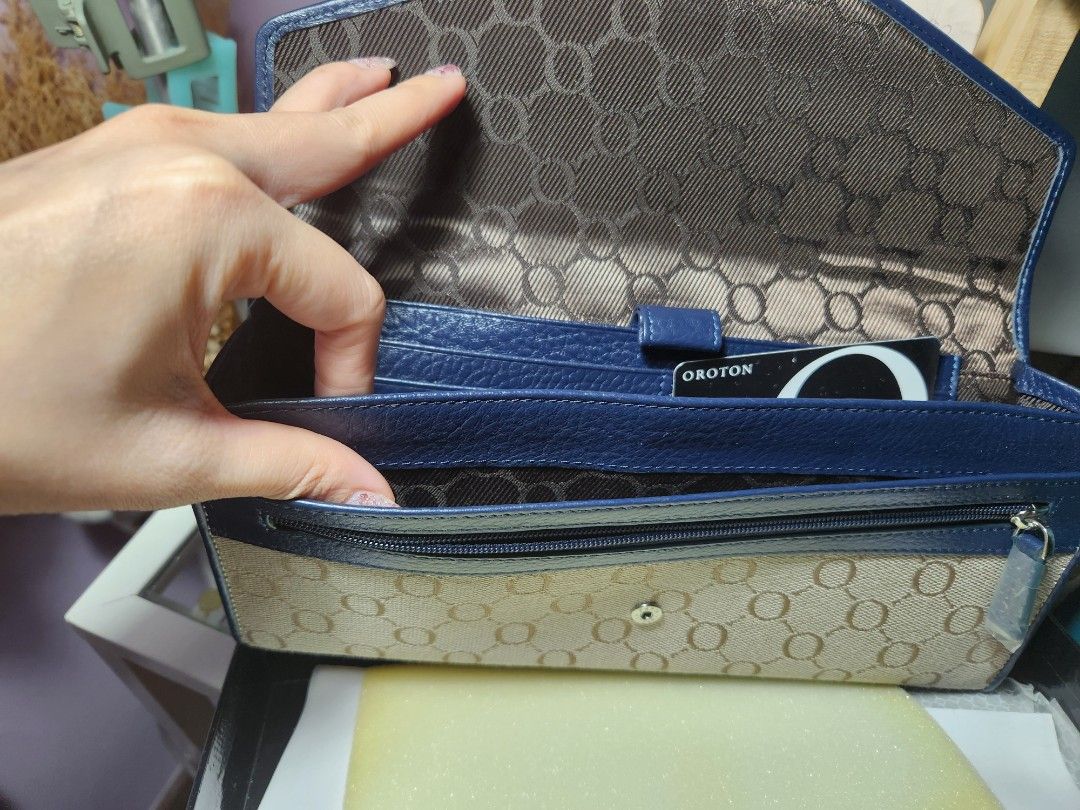 Oroton clutch wallet deals