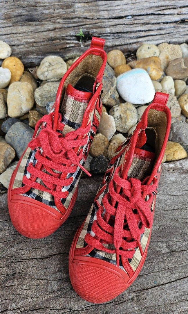 Burberry hot sale graffiti shoes