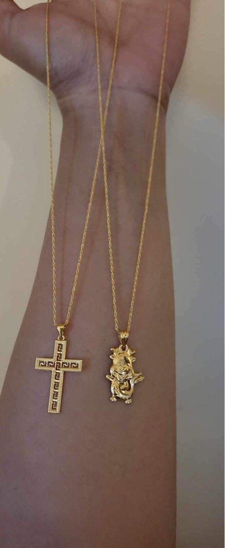 Buy 1 take1 18K Gold (Category: Necklaces) located in Cainta. Submitted by krissssh (Listing ID 1281629286, Image 1). Description: Buy 1 take 1❗️‼️ Solid gold Bundle😍😍😍 💎 Fendi Cross 17-18" Rope chain est 0.9g more or less 💎 Smile Dragon🐲 17-18" Rope chain est 0.93g more or less ✅️18K SAUDI GOLD 💯PAWNABLE.