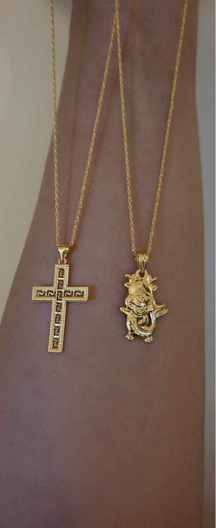 Buy 1 take1 18K Gold (Category: Necklaces) located in Cainta. Submitted by krissssh (Listing ID 1281629286, Image 2). Description: Buy 1 take 1❗️‼️ Solid gold Bundle😍😍😍 💎 Fendi Cross 17-18" Rope chain est 0.9g more or less 💎 Smile Dragon🐲 17-18" Rope chain est 0.93g more or less ✅️18K SAUDI GOLD 💯PAWNABLE.