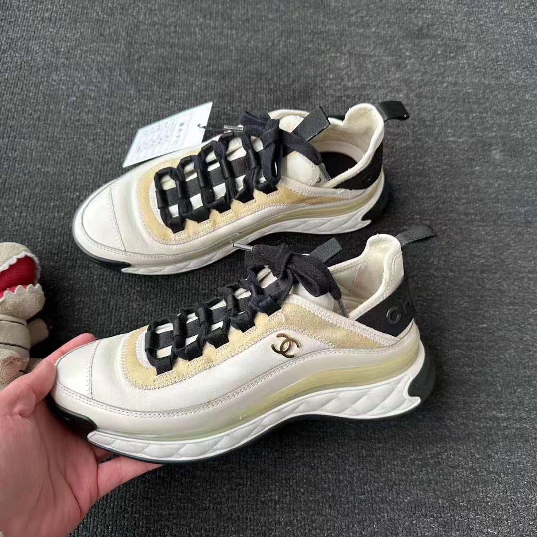 Chanel 香奈兒運動鞋, 名牌精品, 精品鞋款在旋轉拍賣