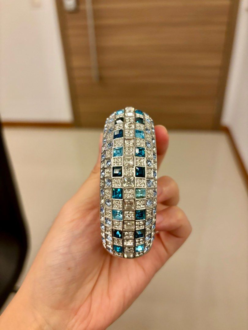 Gem bangle sales