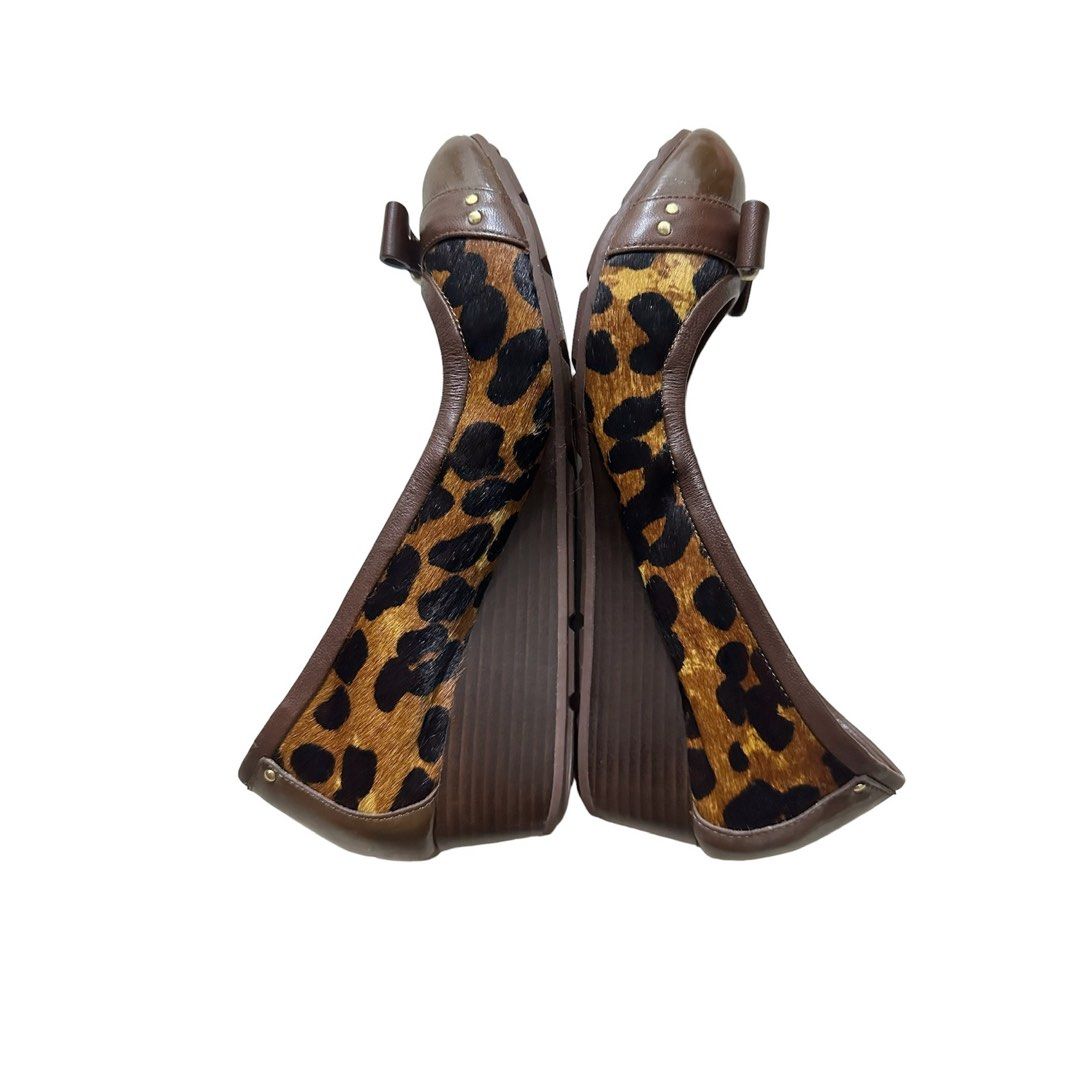Tali bow pump top