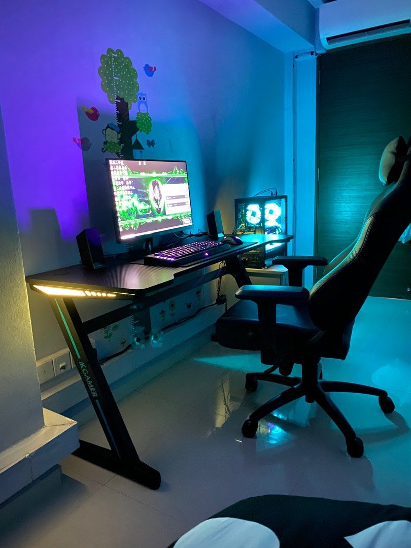 Computer table (Category: Tables & Sets) located in Singapore. Submitted by cjohn15 (Listing ID 1281626364, Image 1). Description: Need ASAP to dispose going overseas .
