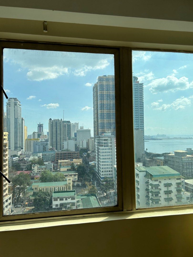 RENT OR SALE corner Unfurnished 1 Br in Sunview Palace, Ermita