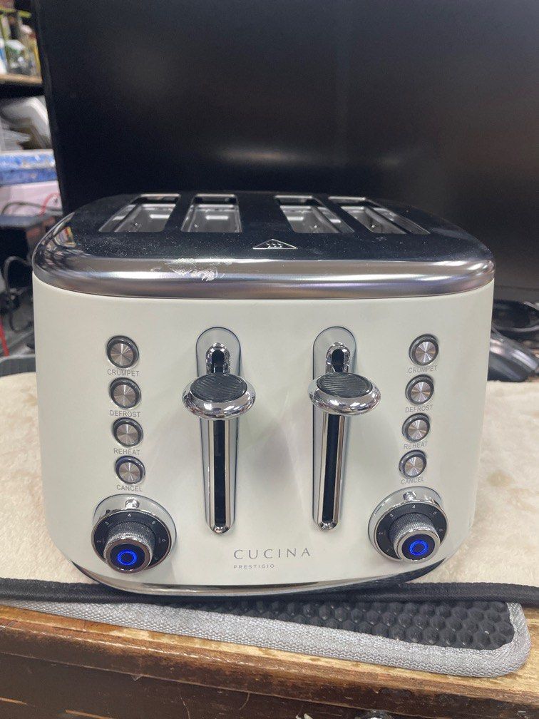 Cucina Retro 4 Slice Toaster (Category: Ovens & Toasters) located in Pasay City. Submitted by meostore (Listing ID 1281647681, Image 1). Description: Item has one minimal dent on top 220v Excellent condition No issue With box and manual.