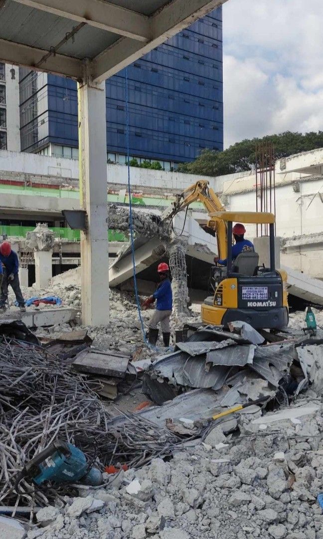 Demolition service (Category: Industrial Equipment Rental) located in Las Pinas. Submitted by silver.marc_andaya (Listing ID 241314607, Image 1). Description: Demolition,excavation,hauling service and buyer old house ready to demolish WE demolish or dismantle, any old building,store,house or warehouse kame narin mag aasikaso ng demolition permit mula sa barangay hanggang sa city hall FREE ESTIMATE We offer hauling services of: 🚚 Construction Was