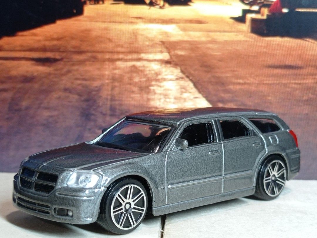 Dodge magnum diecast hotsell