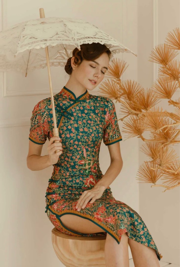 Doublewoot Batik Qipao Cheongsam