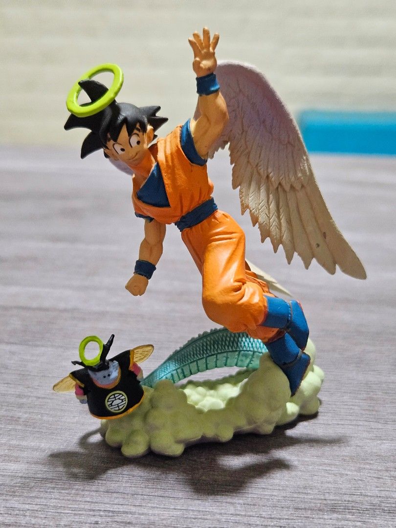 Figurine DBZ 007: Goku - Shenron head B/S.T. China 8,5cm Megahouse capsule neo
