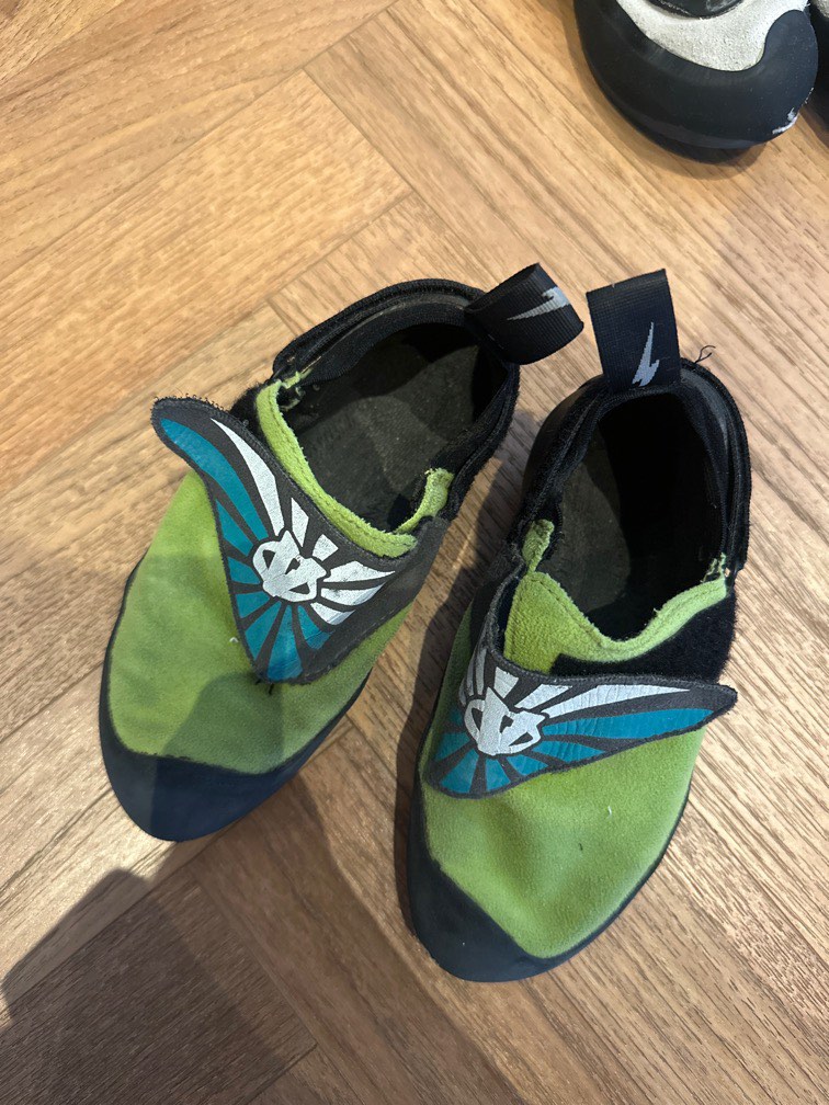Evolv Climbing Shoes for Kids Sports Equipment Other Sports