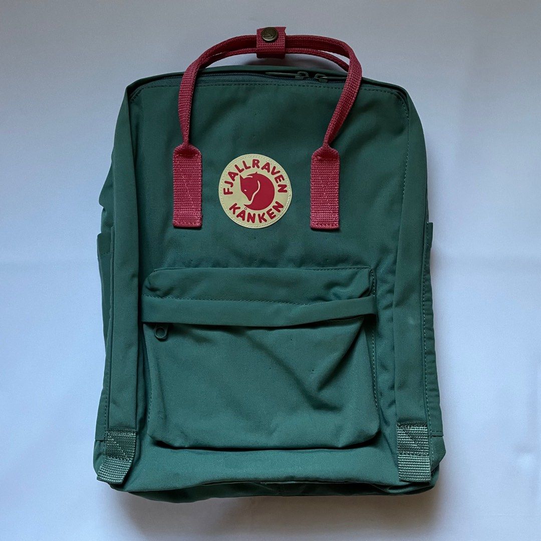 Dark green kanken store
