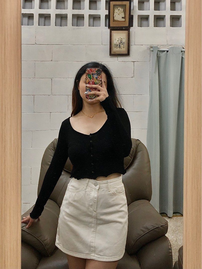 H M Black Tops Women s Fashion Tops Longsleeves on Carousell