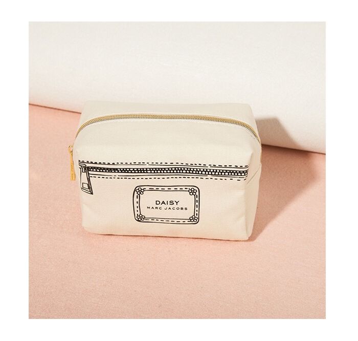 marc jacobs daisy cosmetic bag
