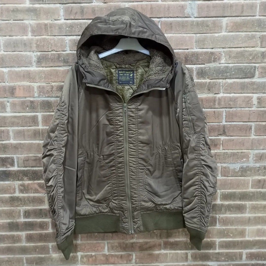 Jaket uniqlo shop
