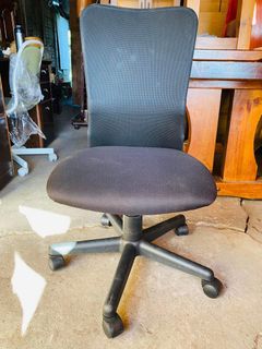 Staples ayalon sales headrest
