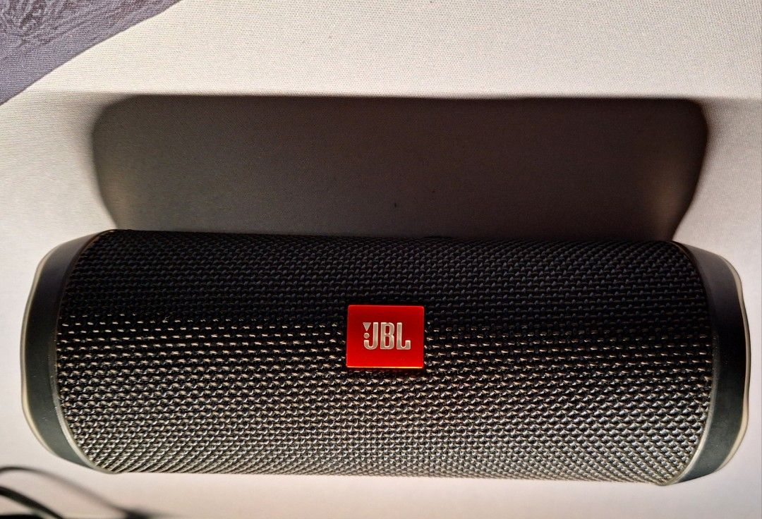 JBL Flip 4, 音響器材, Soundbar、揚聲器、藍牙喇叭、耳擴- Carousell