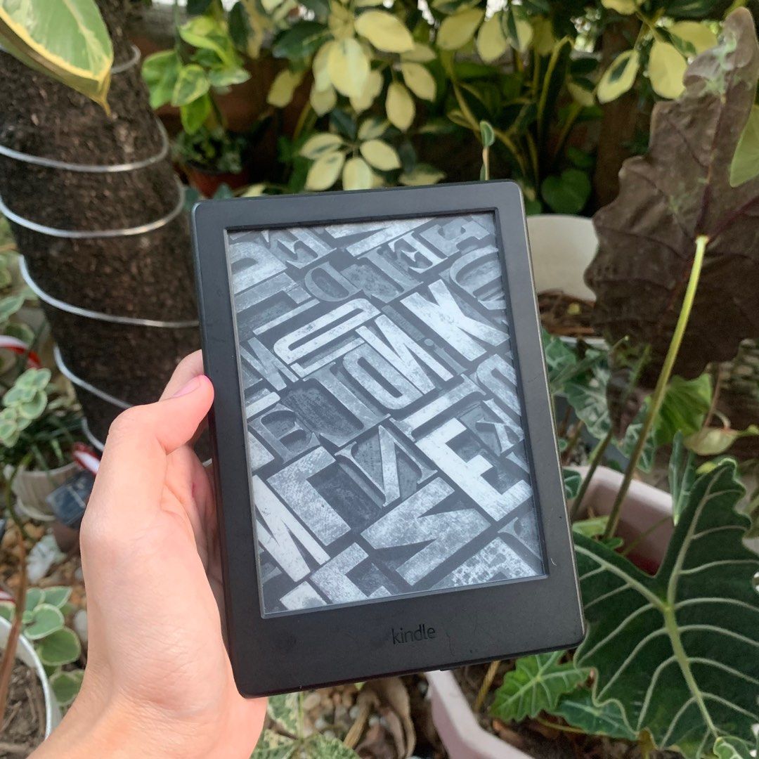 Kindle E-reader (Previous Generation - 8th) - Black, 6