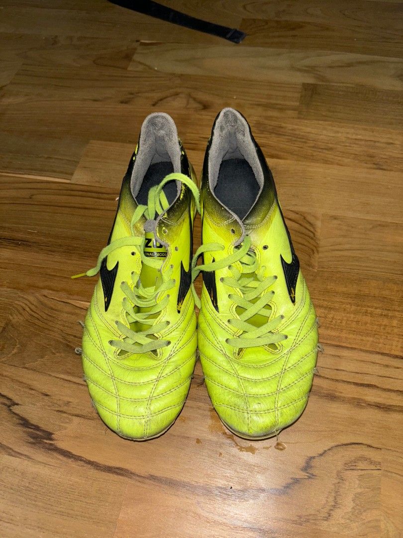 Lime Mizuno Morelia Neo II MIJ