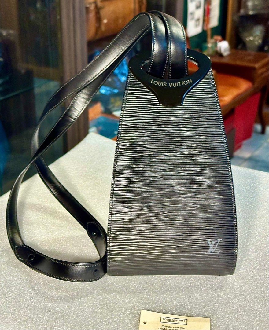 Louis vuitton crossbody 2025 discontinued