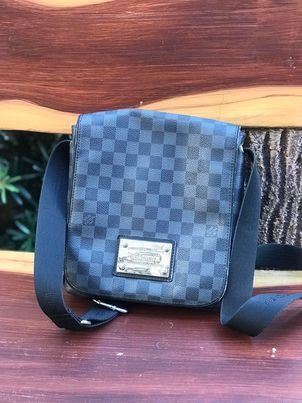 Louis vuitton inventeur messenger bag new arrivals