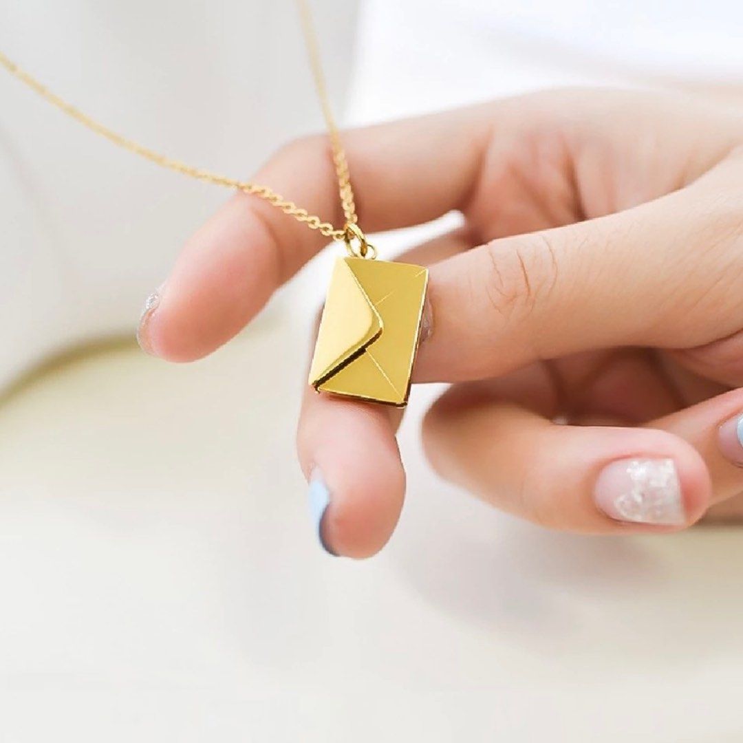 Cute necklace hotsell for her