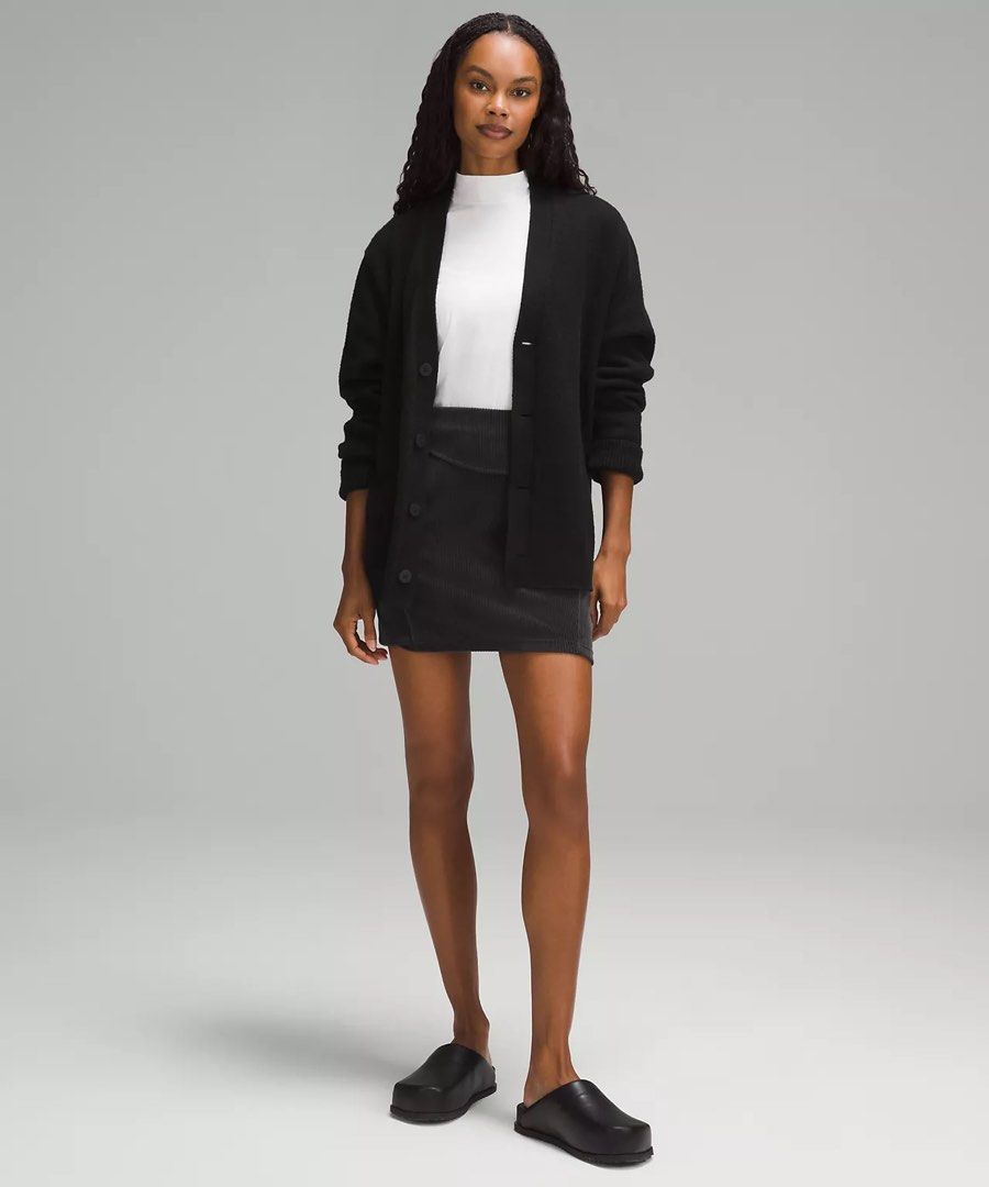 Lululemon Scuba Mid-Rise Mini Skirt Velvet Cord, Women's Fashion