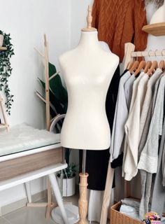 (Category: ) located in . Submitted by thediscountbabe (Listing ID 1281639117, Image 1). Description: .