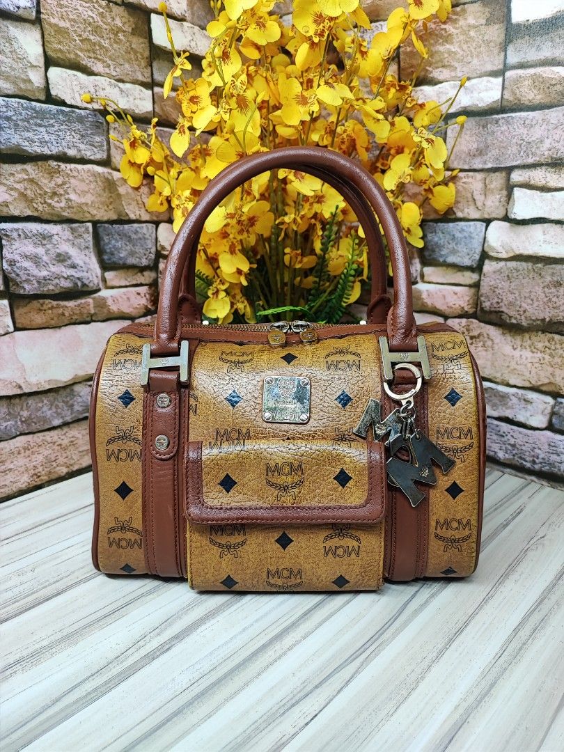 McM vintage visetos front pocket hand carry bag