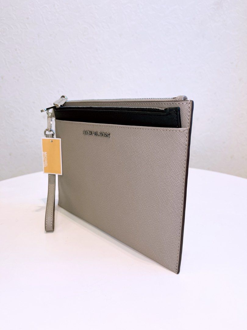 Michael Kors Jet Set Travel XL Pop Out Clutch Wristlet