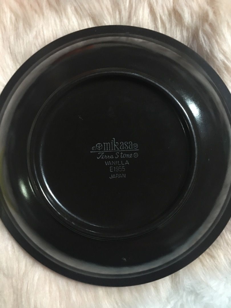 Mikasa Terra Stone Vanilla E1955 JAPAN (Category: Dinnerware & Cutlery) located in Santa Rosa. Submitted by raileen03 (Listing ID 1281726676, Image 2). Description: Mikasa Terra Stone Vanilla E1955 JAPAN 2pcs for 1500.