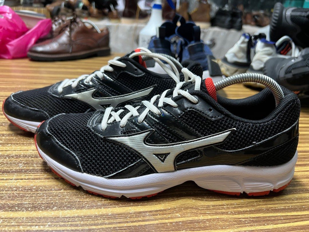 Mizuno volleyball hotsell shoes olx