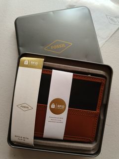 NEW: Fossil Bifold with Flip ID wallet - RFID protected