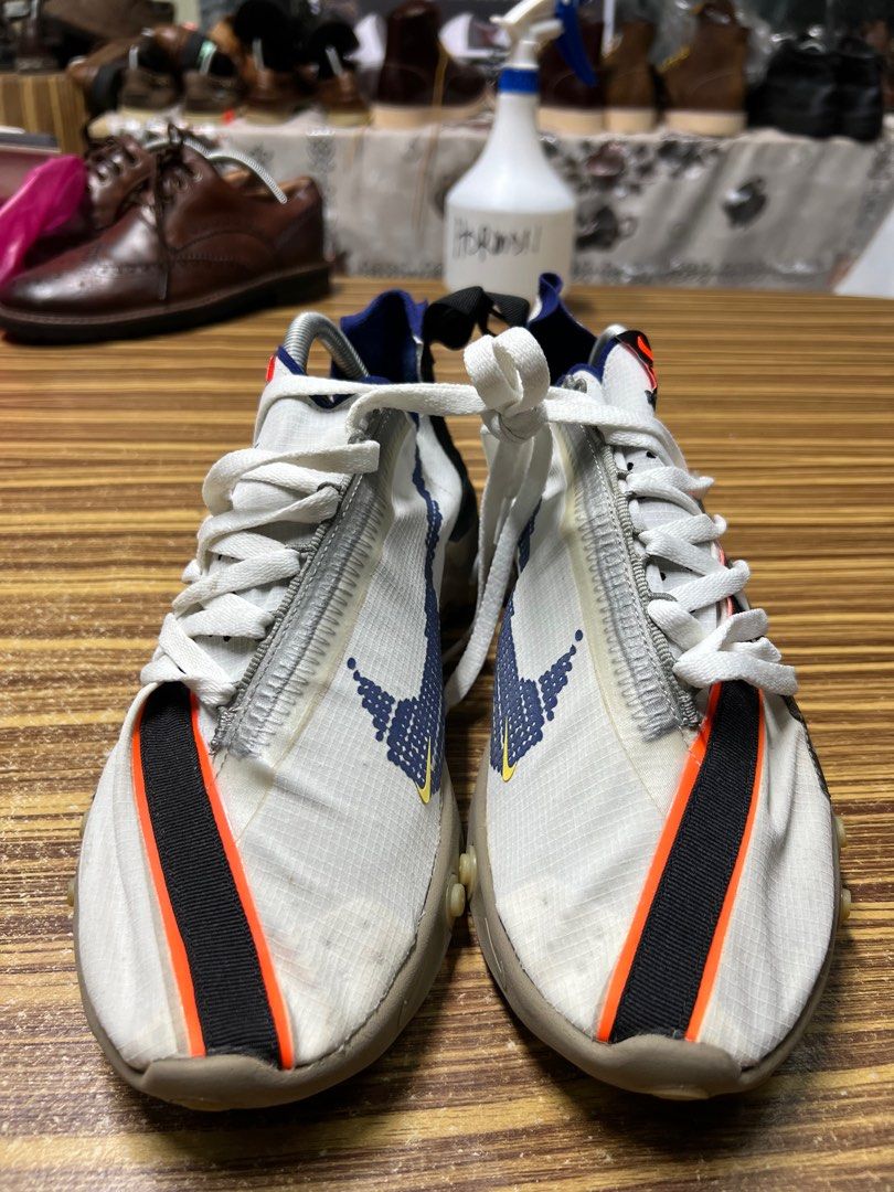 Nike 9.5uk Men s Fashion Footwear Sneakers on Carousell