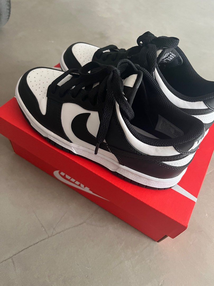 junior nike dunks size 4
